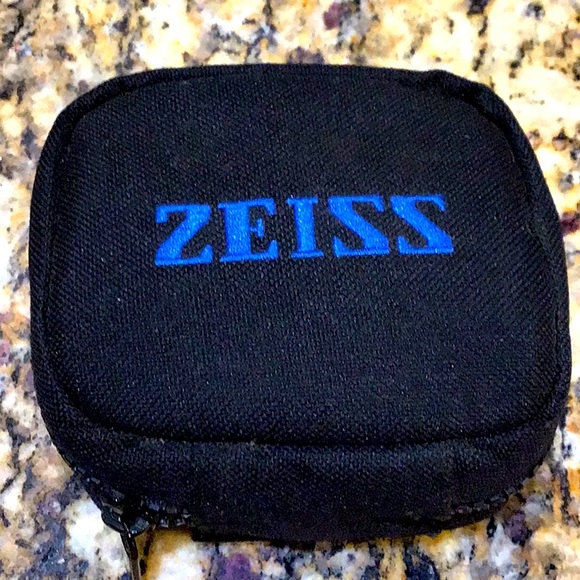 Lens kit, For cleaning glass lenses on the go.